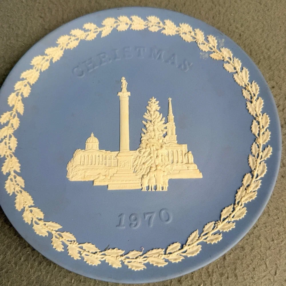 Wedgwood Jasperware Christmas Plates 1970 Trafalgar Square 1972 St Pauls Blue
